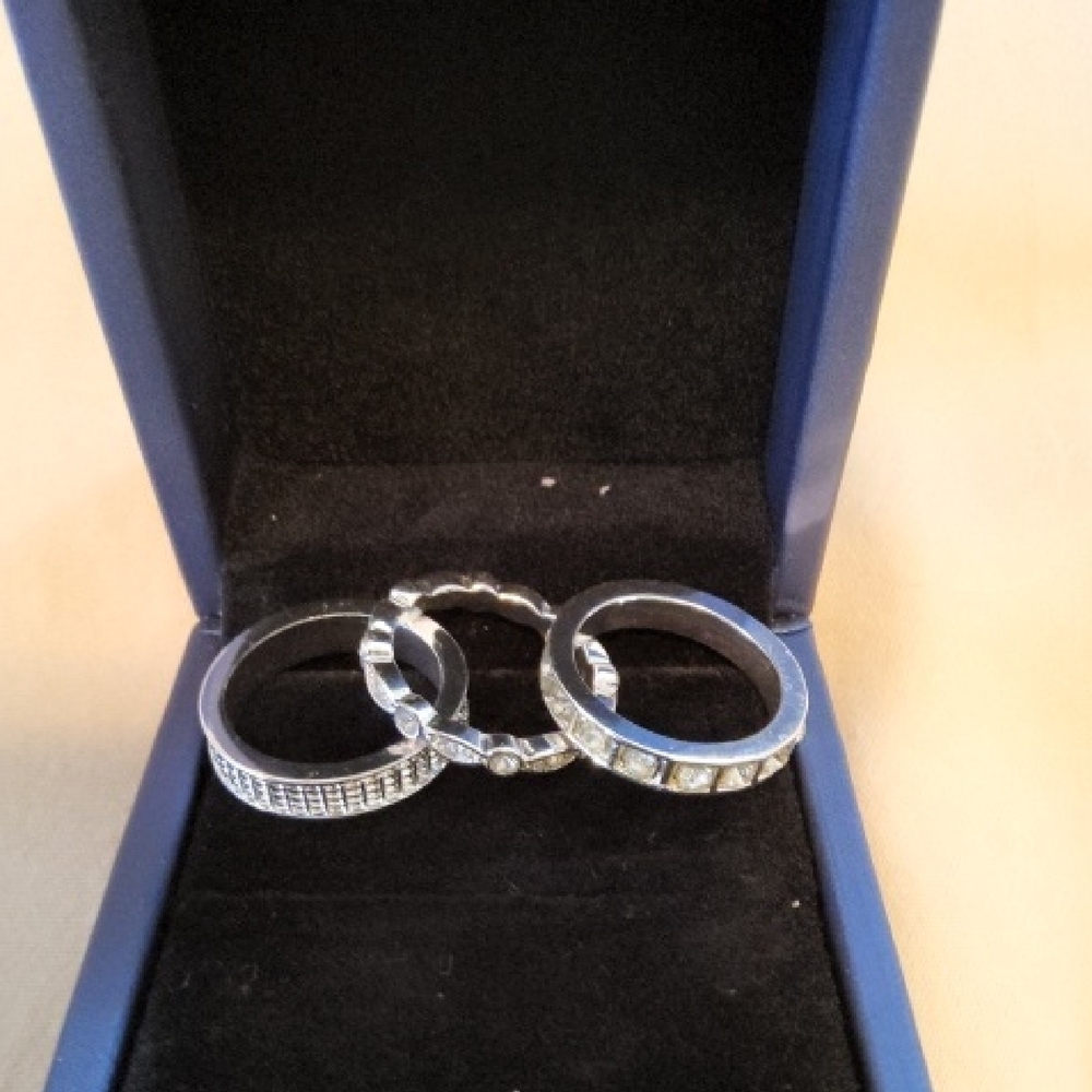 Stunning Silver Rings with Sparkling Accents - Picture 2 of 9